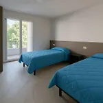 Welcome To Our Modern Flat For 5 Guests In